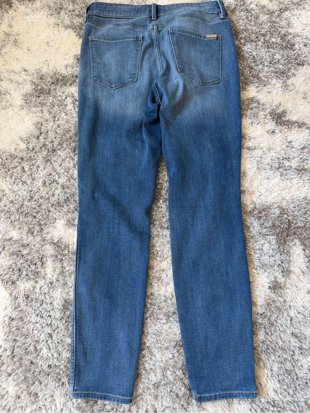 White House Black Market Men's Slim Jeans in Medium Blue Wash - Picture 5 of 5